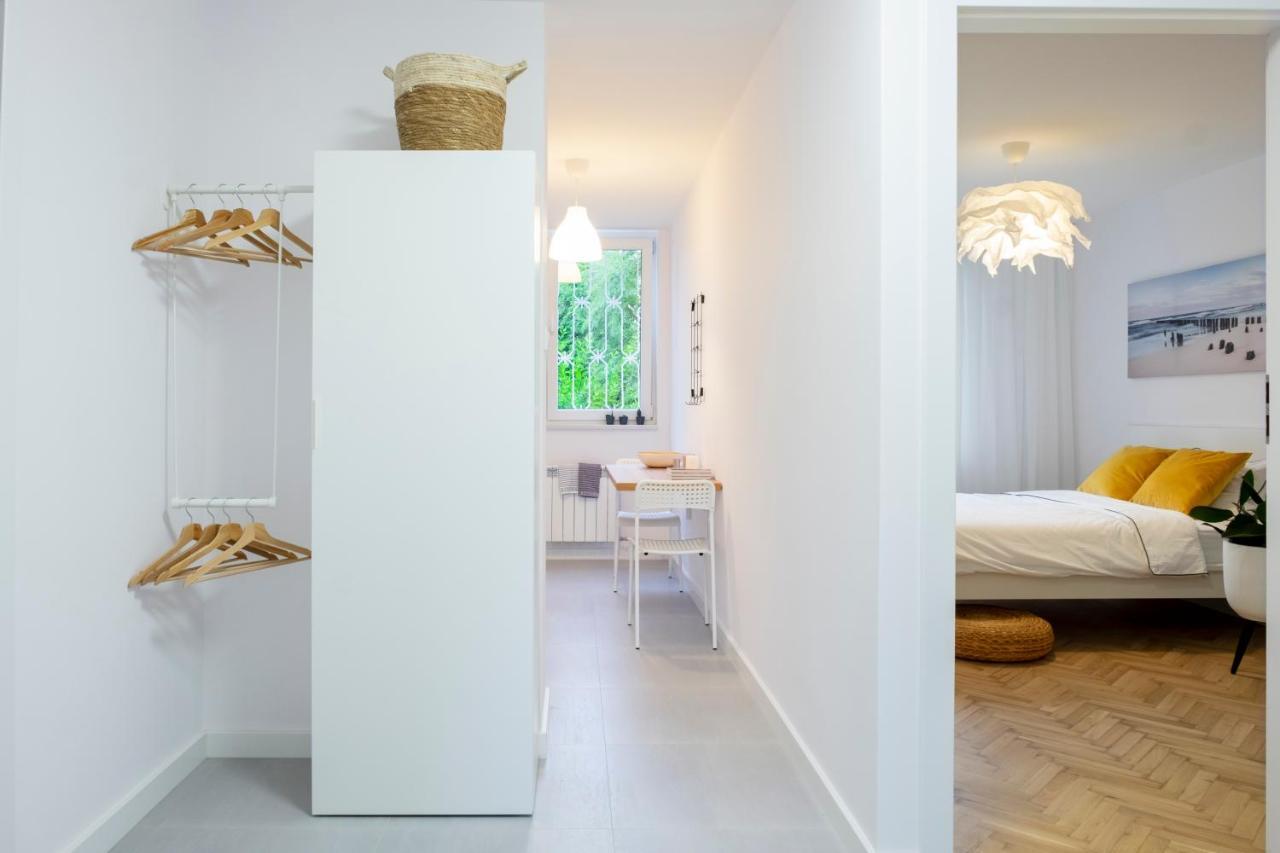 Cristine Apartment ワルシャワ エクステリア 写真