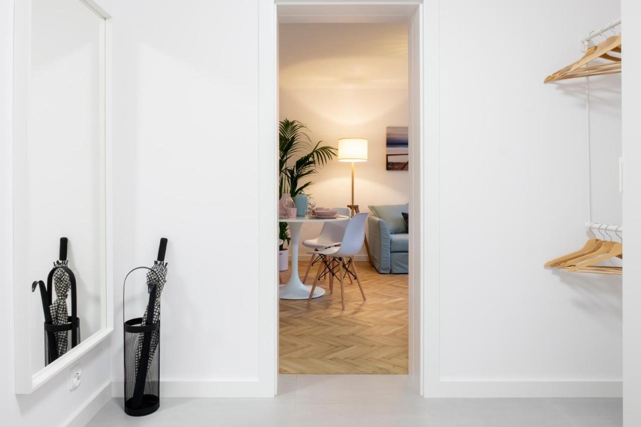 Cristine Apartment ワルシャワ エクステリア 写真